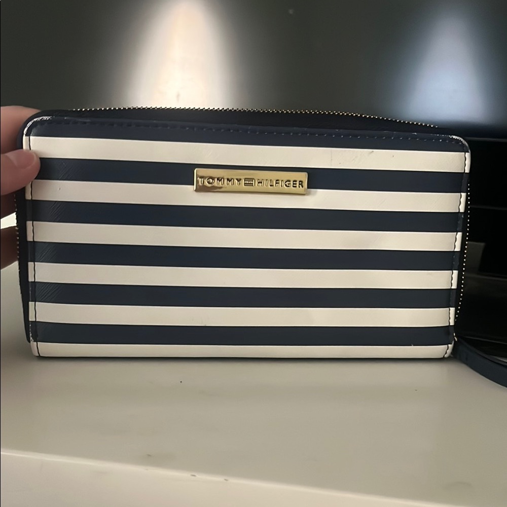 Tommy Hilfiger Striped Wallet